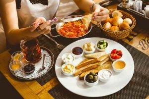 Why English Breakfast Dubai Remains a Timeless Morning Choice